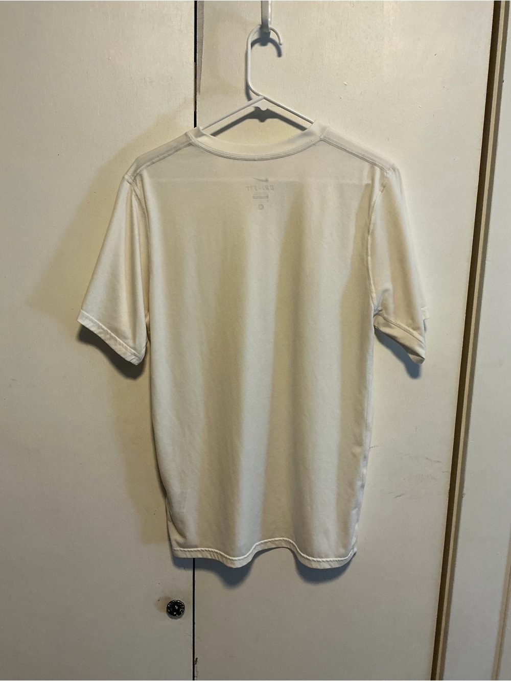 Nike Men’s White V-Neck Short Sleeve Athletic Tee - Picture 2 of 3